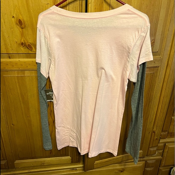 Womens XL Duck Dynasty long sleeved pink T-Shirt with gray sleeves ! - Picture 3 of 3